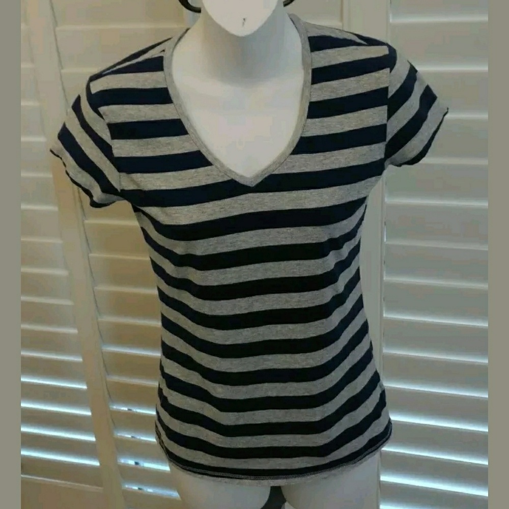 GAP Stretch sz S Short Sleeve Striped V-Neck